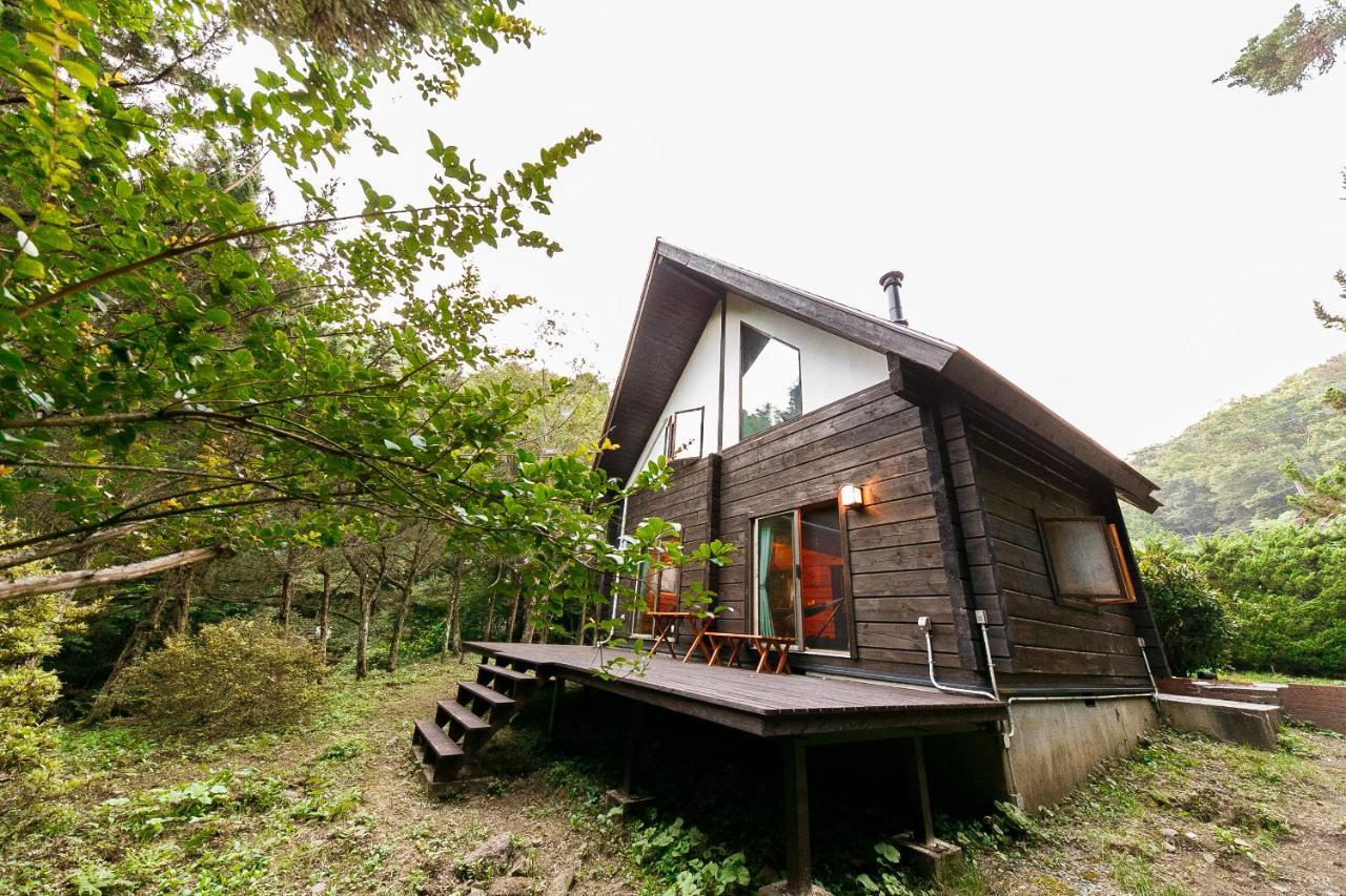ログハウスせせらぎ Tsuru Exterior photo