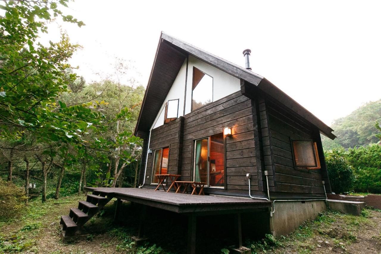 ログハウスせせらぎ Tsuru Exterior photo